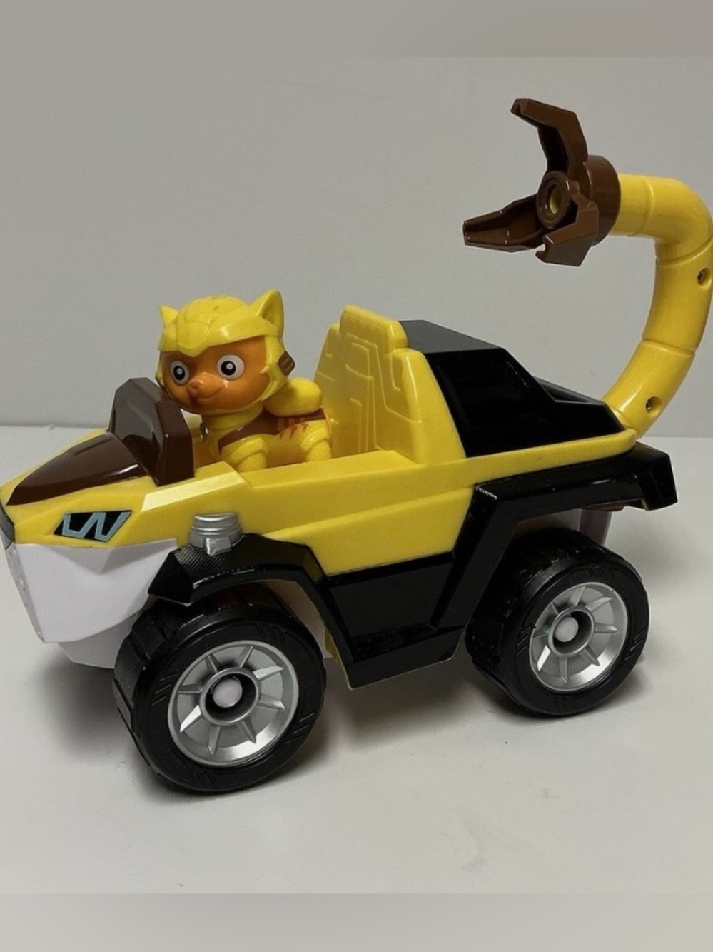 Paw Patrol Yellow & Black Rescue Rover with Brown Claw